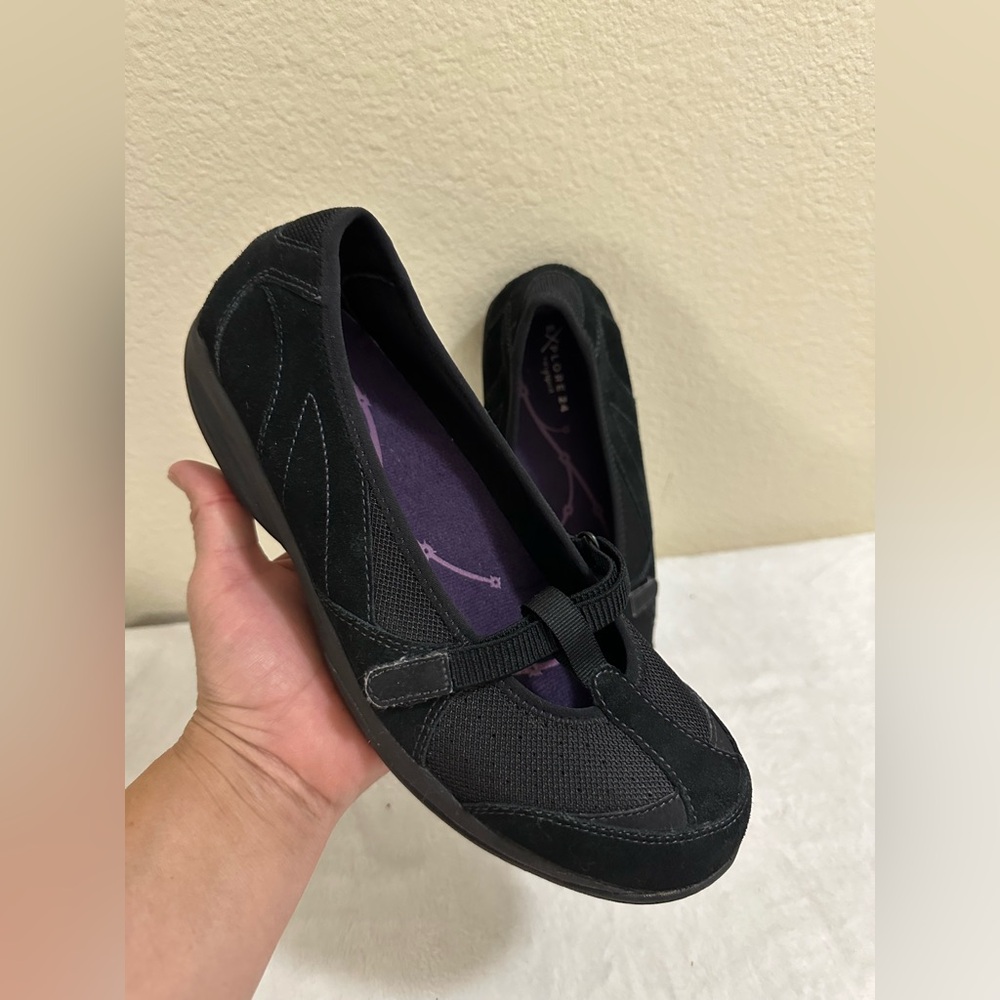 Skechers slip on shoes